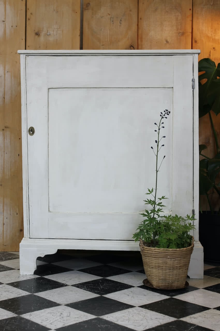 georgian large white pine cupboard