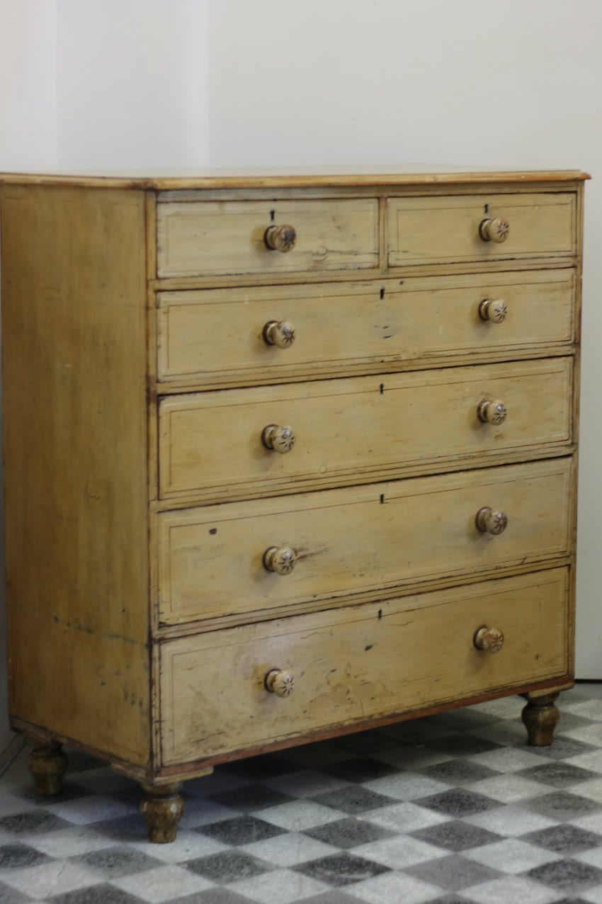 heal-&-son-chest-original-paint
