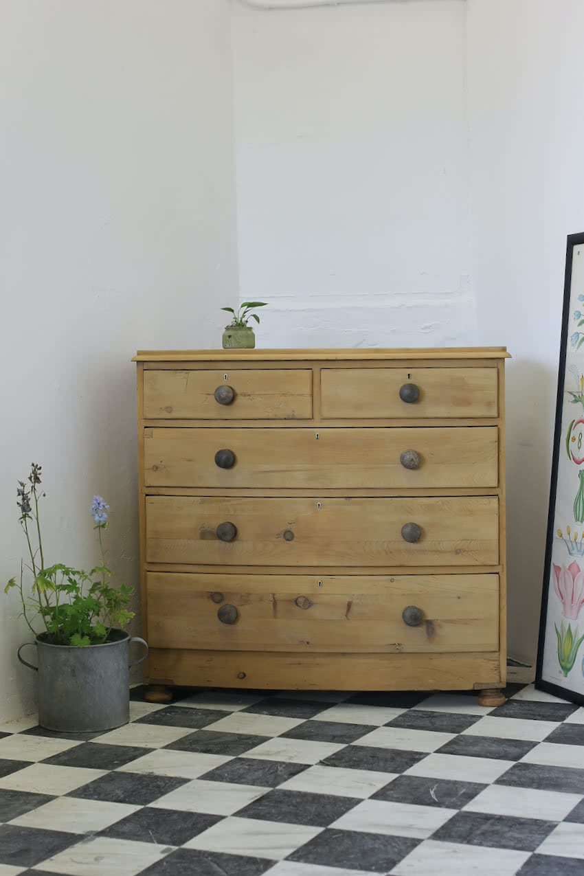 pine-bow-front-chest-close