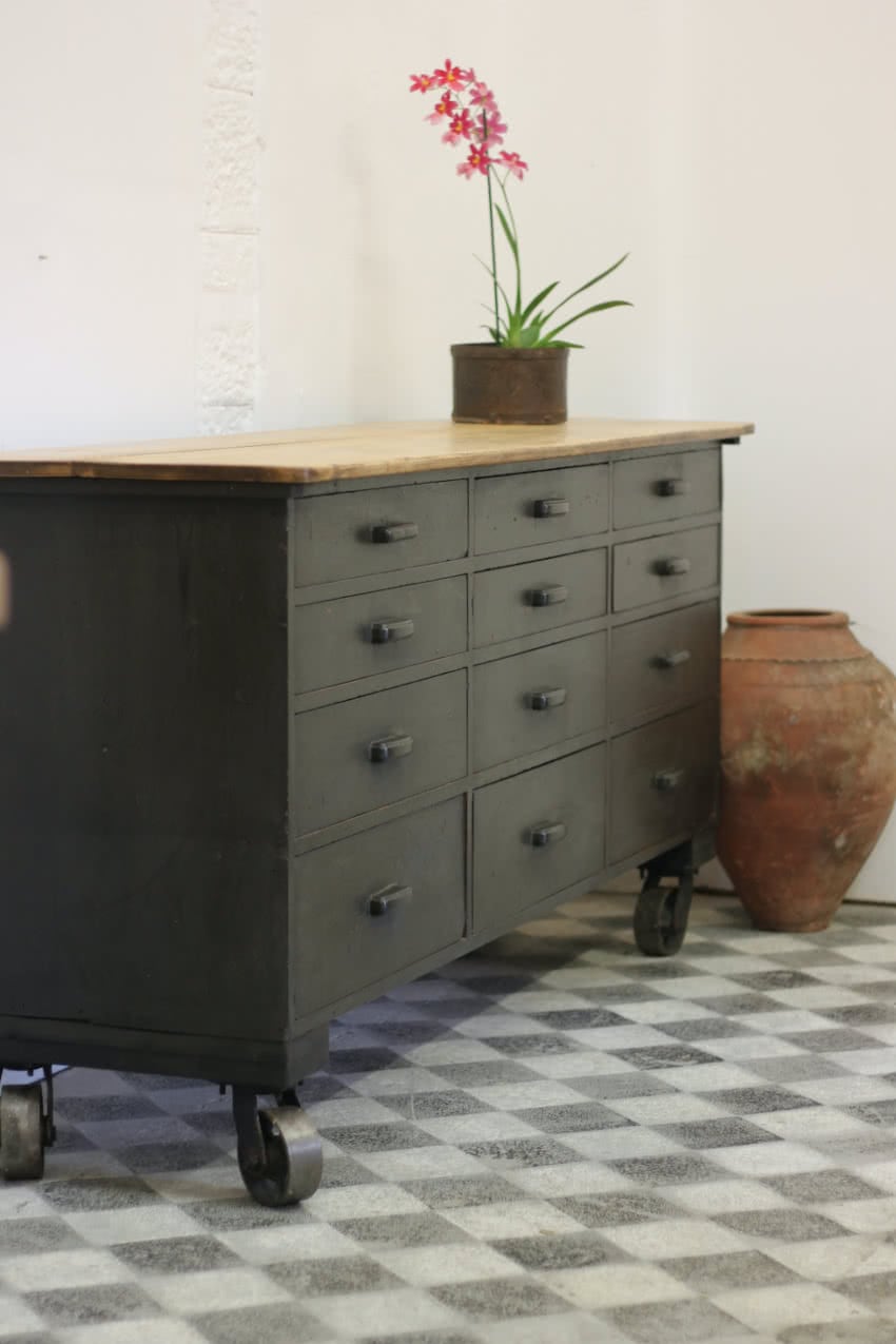 pine-multi-drawer-island